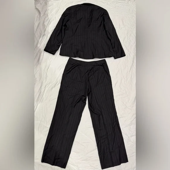 Lafayette 148 Women's Charcoal Pinstripe 100% Wool Blazer and Pants Set size 16 - Picture 3 of 10